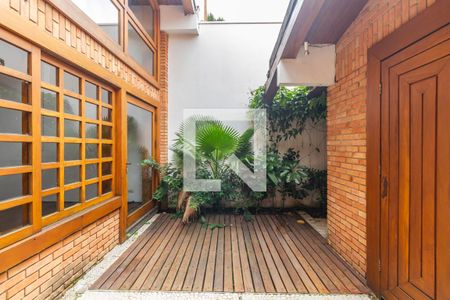 Casa à venda com 130m², 3 quartos e 2 vagasQuintal