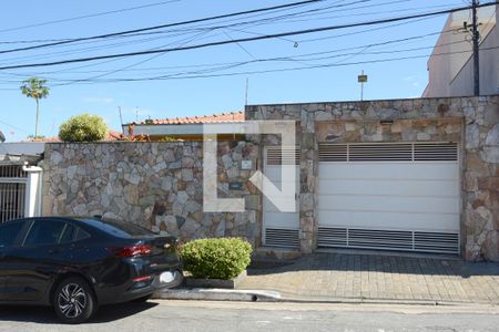 Casa à venda com 102m², 3 quartos e 3 vagasFachada