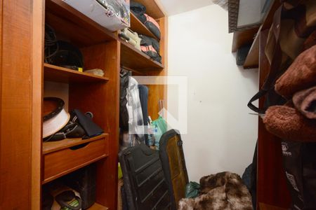 Casa à venda com 102m², 3 quartos e 3 vagasCloset da suíte 2