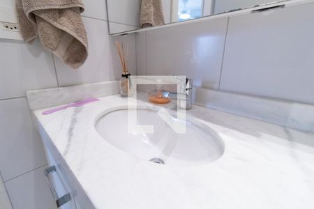 Casa de condomínio à venda com 188m², 3 quartos e 2 vagasBanheiro 2