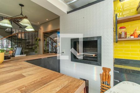 Casa de condomínio à venda com 188m², 3 quartos e 2 vagasQuintal
