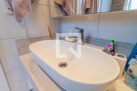 Casa de condomínio à venda com 188m², 3 quartos e 2 vagasBanheiro 1