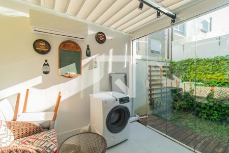 Casa de condomínio à venda com 188m², 3 quartos e 2 vagasQuintal