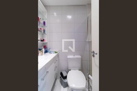Casa de condomínio à venda com 188m², 3 quartos e 2 vagasBanheiro 2