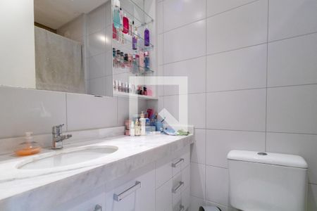 Casa de condomínio à venda com 188m², 3 quartos e 2 vagasBanheiro 2