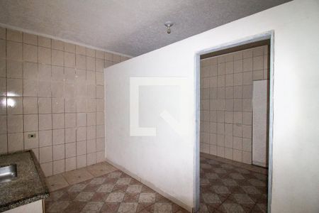 Cozinha de casa para alugar com 1 quarto, 55m² em Jardim Presidente Dutra, Guarulhos