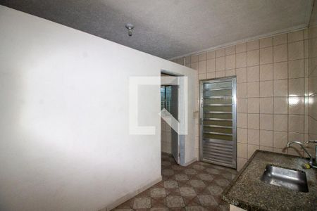 Cozinha de casa para alugar com 1 quarto, 55m² em Jardim Presidente Dutra, Guarulhos