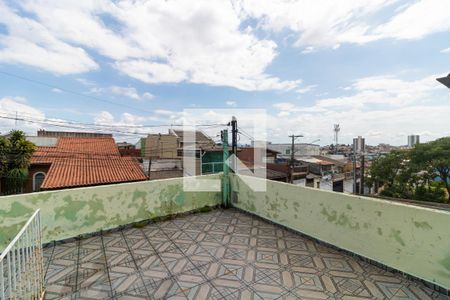 Casa à venda com 250m², 5 quartos e 2 vagas Casa à venda com 250m², 5 quartos e 2 vagasVaranda