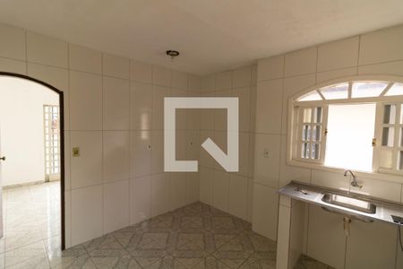 Casa à venda com 250m², 5 quartos e 2 vagas Casa à venda com 250m², 5 quartos e 2 vagasCozinha