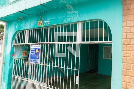 Casa à venda com 250m², 5 quartos e 2 vagas Casa à venda com 250m², 5 quartos e 2 vagasFachada