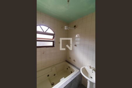 Casa à venda com 250m², 5 quartos e 2 vagas Casa à venda com 250m², 5 quartos e 2 vagasBanheiro 2