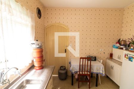 Casa à venda com 250m², 5 quartos e 2 vagas Casa à venda com 250m², 5 quartos e 2 vagasCozinha