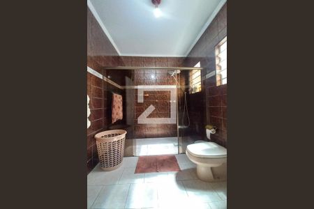 Banheiro de casa à venda com 4 quartos, 220m² em Parque Jambeiro, Campinas