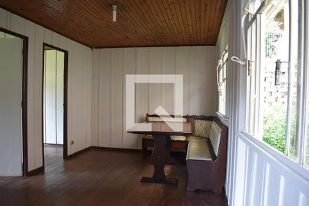 Sala de casa de condomínio para alugar com 2 quartos, 48m² em Pilarzinho, Curitiba