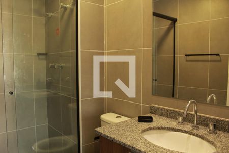 Banheiro de kitnet/studio para alugar com 1 quarto, 27m² em Água Branca, São Paulo