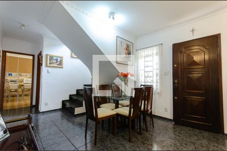 Sala de casa à venda com 3 quartos, 142m² em Jardim Monjolo, São Paulo