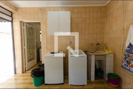 Casa à venda com 142m², 3 quartos e 2 vagasÁrea de Serviço