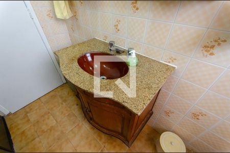 Casa à venda com 142m², 3 quartos e 2 vagasBanheiro