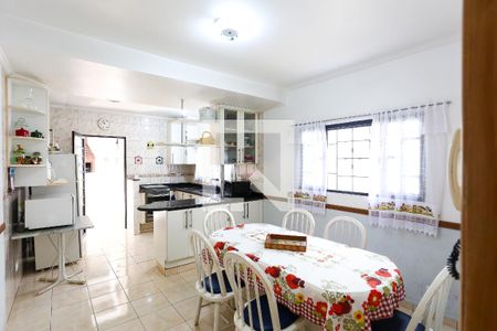 Casa à venda com 135m², 3 quartos e 3 vagascopa e cozinha