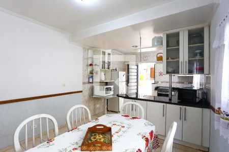 Casa à venda com 135m², 3 quartos e 3 vagascopa e cozinha