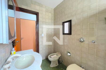 Casa à venda com 231m², 3 quartos e 4 vagasBanheiro da Suíte