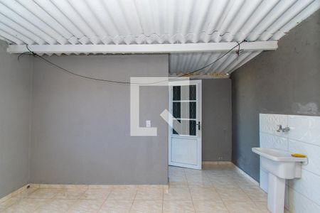 Casa à venda com 99m², 3 quartos e 1 vagaÁrea de Seviço