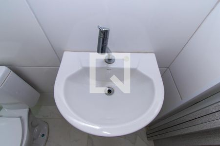 Casa à venda com 99m², 3 quartos e 1 vagaBanheiro 2