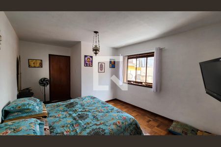 Casa à venda com 228m², 3 quartos e 2 vagas Casa à venda com 228m², 3 quartos e 2 vagasQuarto