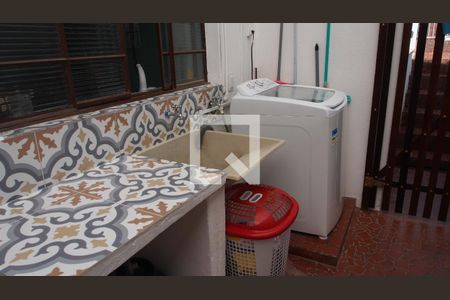 Casa à venda com 228m², 3 quartos e 2 vagasÁrea de serviço