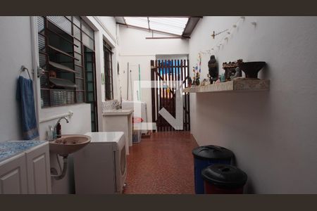 Casa à venda com 228m², 3 quartos e 2 vagasÁrea de serviço
