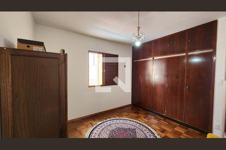 Casa à venda com 228m², 3 quartos e 2 vagas Casa à venda com 228m², 3 quartos e 2 vagasQuarto