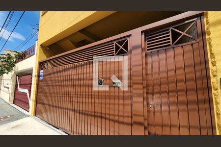 Casa à venda com 228m², 3 quartos e 2 vagas Casa à venda com 228m², 3 quartos e 2 vagasFachada