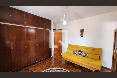 Casa à venda com 228m², 3 quartos e 2 vagas Casa à venda com 228m², 3 quartos e 2 vagasQuarto