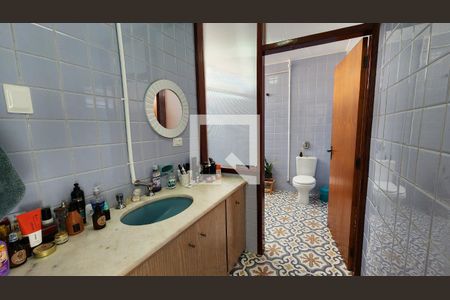 Casa à venda com 228m², 3 quartos e 2 vagas Casa à venda com 228m², 3 quartos e 2 vagasBanheiro Quarto