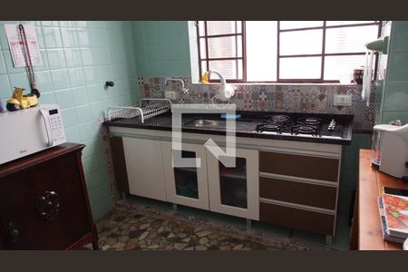 Casa à venda com 228m², 3 quartos e 2 vagasCozinha 