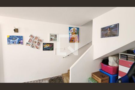 Casa à venda com 228m², 3 quartos e 2 vagas Casa à venda com 228m², 3 quartos e 2 vagasPorão