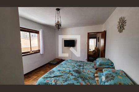 Casa à venda com 228m², 3 quartos e 2 vagas Casa à venda com 228m², 3 quartos e 2 vagasQuarto
