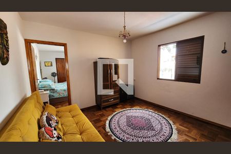 Casa à venda com 228m², 3 quartos e 2 vagas Casa à venda com 228m², 3 quartos e 2 vagasQuarto