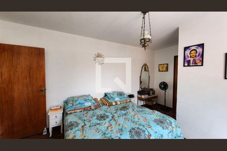 Casa à venda com 228m², 3 quartos e 2 vagas Casa à venda com 228m², 3 quartos e 2 vagasQuarto