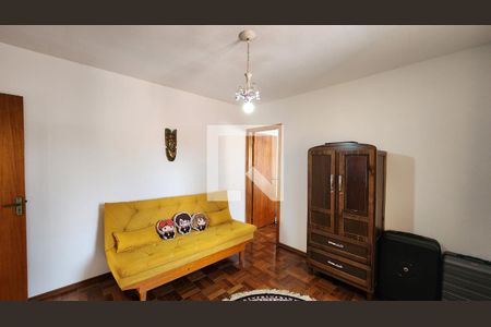 Casa à venda com 228m², 3 quartos e 2 vagas Casa à venda com 228m², 3 quartos e 2 vagasQuarto