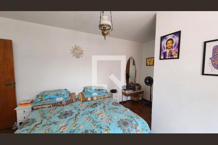 Casa à venda com 228m², 3 quartos e 2 vagas Casa à venda com 228m², 3 quartos e 2 vagasQuarto