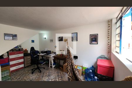Casa à venda com 228m², 3 quartos e 2 vagas Casa à venda com 228m², 3 quartos e 2 vagasPorão
