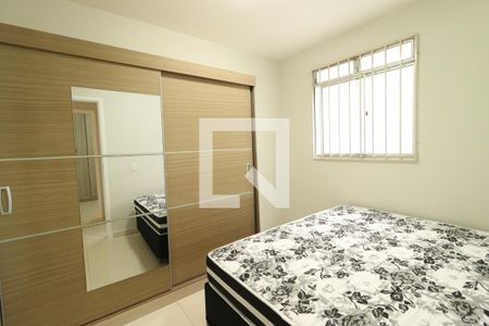 Quarto 1 de apartamento para alugar com 2 quartos, 55m² em Gávea, Uberlândia