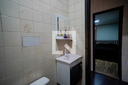 Banheiro de casa para alugar com 2 quartos, 75m² em Piratininga, Niterói