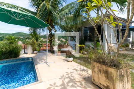 Casa de condomínio à venda com 550m², 4 quartos e 2 vagasÁrea Externa