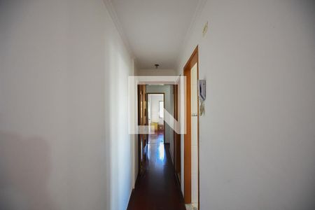 Corredor de apartamento à venda com 3 quartos, 65m² em Vila Suzana, São Paulo
