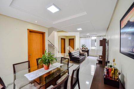 Sala de casa de condomínio à venda com 4 quartos, 158m² em Vila Ipiranga, Porto Alegre