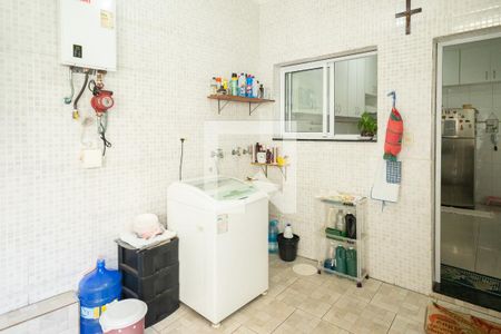 Casa à venda com 212m², 3 quartos e 4 vagas Casa à venda com 212m², 3 quartos e 4 vagasÁrea de Serviço