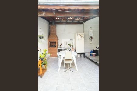 Casa à venda com 212m², 3 quartos e 4 vagas Casa à venda com 212m², 3 quartos e 4 vagasÁrea - Churrasqueira