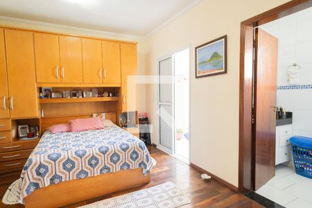 Casa à venda com 212m², 3 quartos e 4 vagas Casa à venda com 212m², 3 quartos e 4 vagasSuíte 3